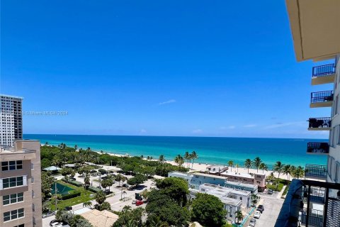 Condominio en venta en Hollywood, Florida, 2 dormitorios, 123.56 m2 № 1309437 - foto 16