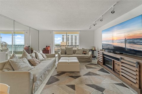 Condominio en venta en Hollywood, Florida, 2 dormitorios, 123.56 m2 № 1309437 - foto 1