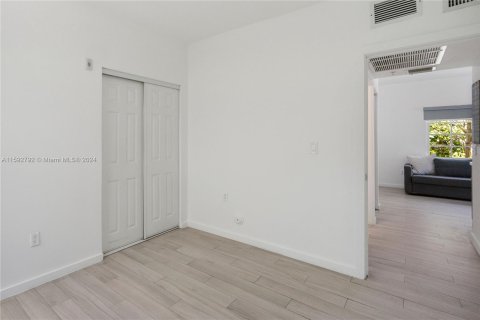 Copropriété à vendre à Miami Beach, Floride: 2 chambres, 55.28 m2 № 1187420 - photo 15