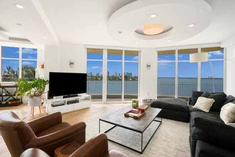 Condo in Miami Beach, Florida, 4 bedrooms  № 1405918 - photo 5