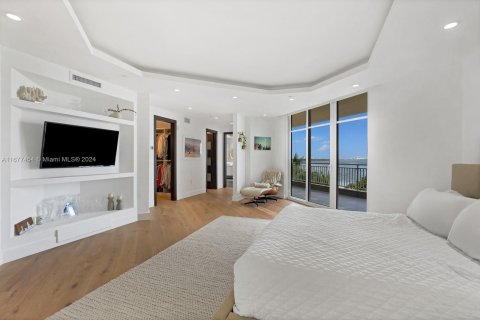 Condo in Miami Beach, Florida, 4 bedrooms  № 1405918 - photo 21