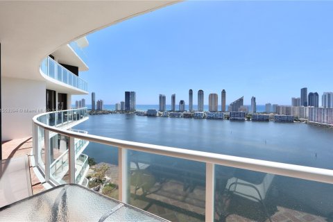 Condominio en venta en Aventura, Florida, 3 dormitorios, 229.47 m2 № 1073318 - foto 18