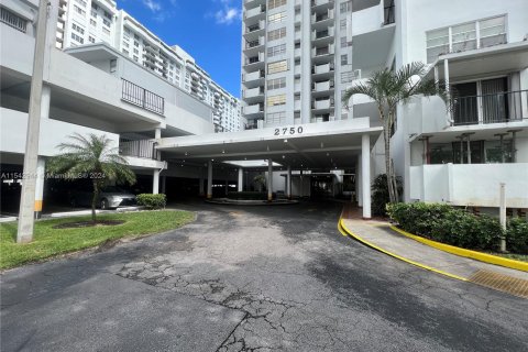 Condominio en venta en Aventura, Florida, 2 dormitorios, 121.05 m2 № 1073351 - foto 2