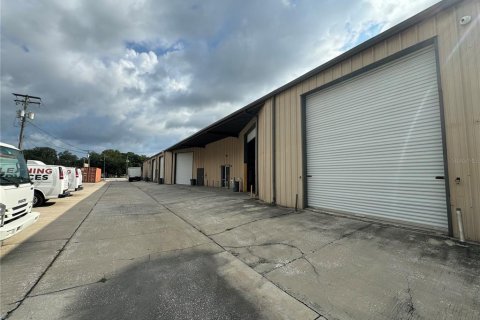 Propiedad comercial en alquiler en Tampa, Florida, 1486.44 m2 № 1351259 - foto 2