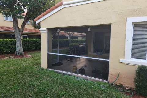 Townhouse in Boynton Beach, Florida 4 bedrooms, 156.17 sq.m. № 1017988 - photo 3