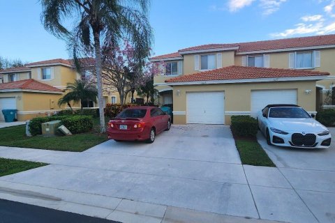 Touwnhouse à vendre à Boynton Beach, Floride: 4 chambres, 156.17 m2 № 1017988 - photo 2