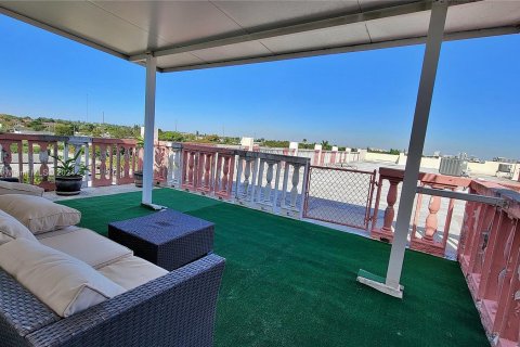 Copropriété à vendre à Hallandale Beach, Floride: 3 chambres, 157.93 m2 № 1269434 - photo 28