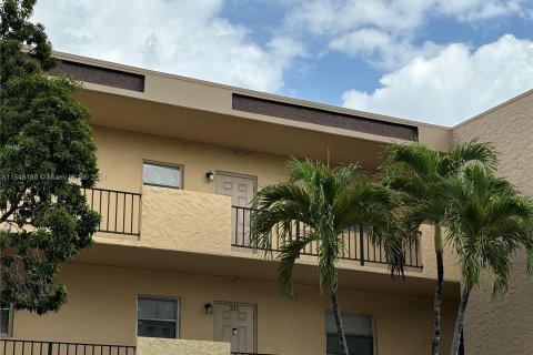 Condominio en venta en Hollywood, Florida, 2 dormitorios, 85.47 m2 № 1065326 - foto 1