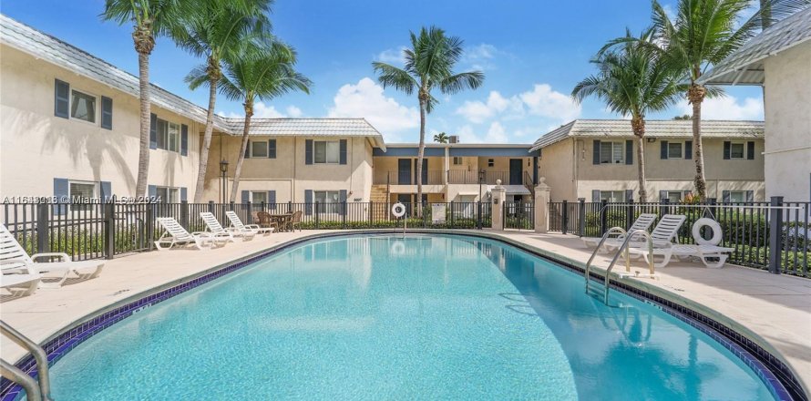 Condo à Pinecrest, Floride, 2 chambres  № 1321507