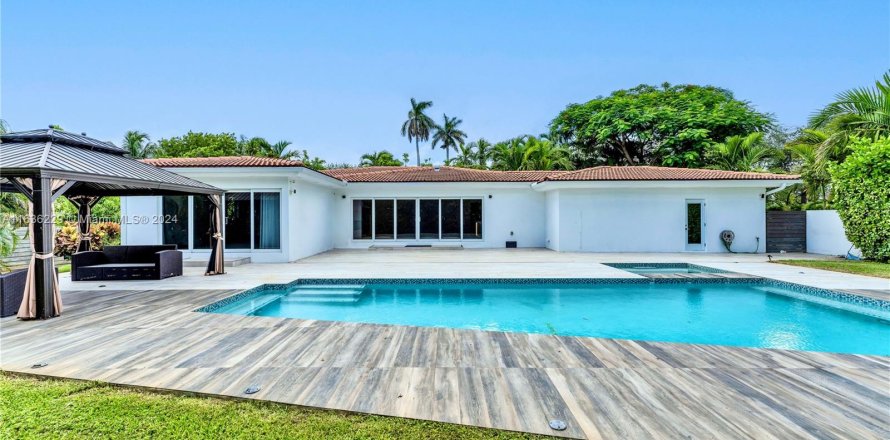 Villa ou maison à Miami Shores, Floride 3 chambres, 197.7 m2 № 1306321