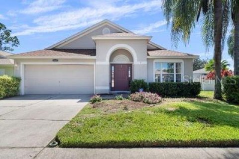 House in Land O' Lakes, Florida 4 bedrooms, 179.86 sq.m. № 1285313 - photo 1