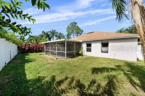 House in Land O' Lakes, Florida 4 bedrooms, 179.86 sq.m. № 1285313 - photo 30