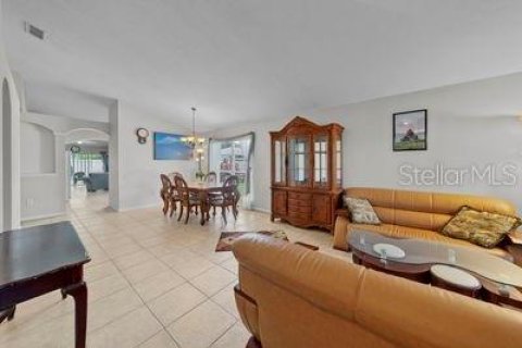 Casa en venta en Land O' Lakes, Florida, 4 dormitorios, 179.86 m2 № 1285313 - foto 6