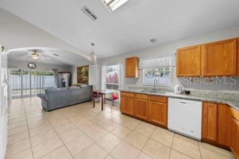 Casa en venta en Land O' Lakes, Florida, 4 dormitorios, 179.86 m2 № 1285313 - foto 10