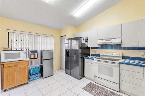 Townhouse in Boynton Beach, Florida 2 bedrooms, 116.87 sq.m. № 1332449 - photo 14