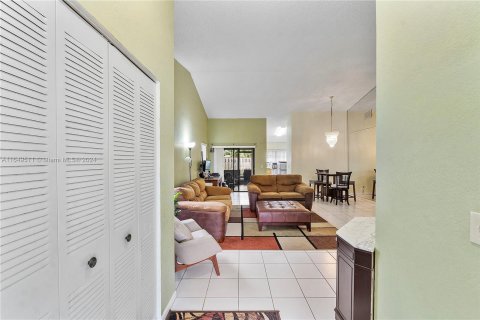 Touwnhouse à vendre à Boynton Beach, Floride: 2 chambres, 116.87 m2 № 1332449 - photo 5