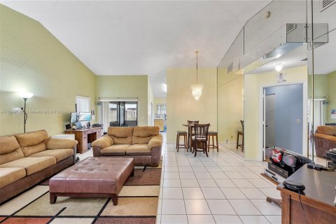 Touwnhouse à vendre à Boynton Beach, Floride: 2 chambres, 116.87 m2 № 1332449 - photo 6