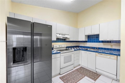 Townhouse in Boynton Beach, Florida 2 bedrooms, 116.87 sq.m. № 1332449 - photo 17