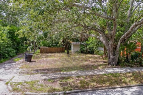 Terreno en venta en Saint Petersburg, Florida № 1357496 - foto 2