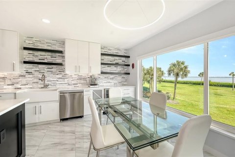 Copropriété à vendre à Longboat Key, Floride: 2 chambres, 121.89 m2 № 1378389 - photo 6