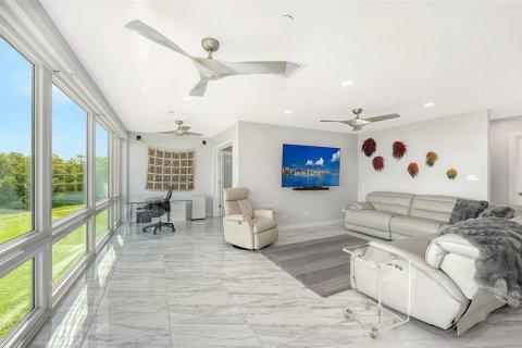 Copropriété à vendre à Longboat Key, Floride: 2 chambres, 121.89 m2 № 1378389 - photo 10