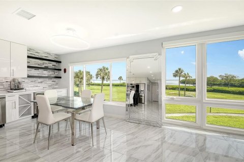 Copropriété à vendre à Longboat Key, Floride: 2 chambres, 121.89 m2 № 1378389 - photo 5