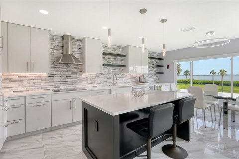 Copropriété à vendre à Longboat Key, Floride: 2 chambres, 121.89 m2 № 1378389 - photo 16