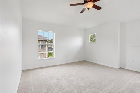 Townhouse in Plant City, Florida 3 bedrooms, 167.69 sq.m. № 1359675 - photo 12