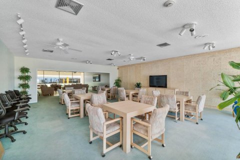 Condo in South Palm Beach, Florida, 1 bedroom  № 1040866 - photo 3