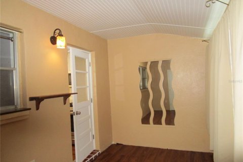 Condo in Saint Petersburg, Florida, 1 bedroom  № 1247188 - photo 15