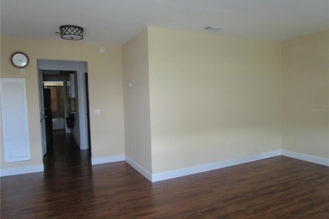 Condo in Saint Petersburg, Florida, 1 bedroom  № 1247188 - photo 2