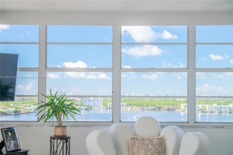 Condo in Aventura, Florida, 3 bedrooms  № 1240830 - photo 7