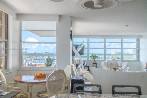 Copropriété à vendre à Aventura, Floride: 3 chambres, 149.11 m2 № 1240830 - photo 12