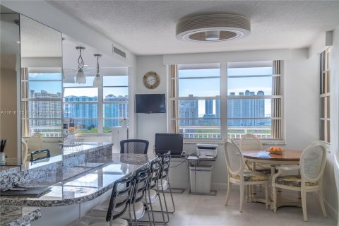 Copropriété à vendre à Aventura, Floride: 3 chambres, 149.11 m2 № 1240830 - photo 11