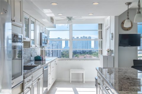 Condo in Aventura, Florida, 3 bedrooms  № 1240830 - photo 14