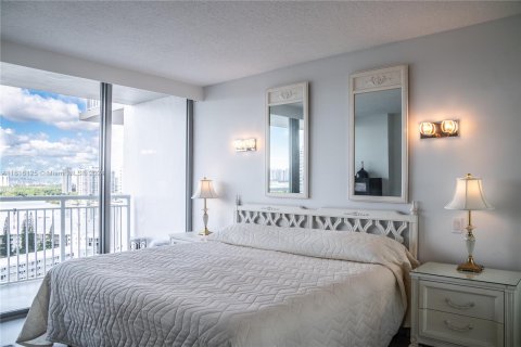 Condo in Aventura, Florida, 3 bedrooms  № 1240830 - photo 19