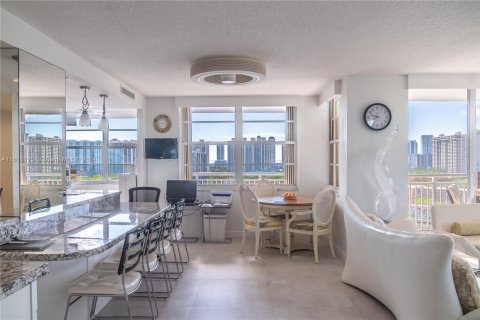 Condominio en venta en Aventura, Florida, 3 dormitorios, 149.11 m2 № 1240830 - foto 10