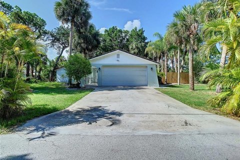 House in Hudson, Florida 3 bedrooms, 136.47 sq.m. № 1352446 - photo 1