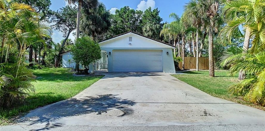 House in Hudson, Florida 3 bedrooms, 136.47 sq.m. № 1352446