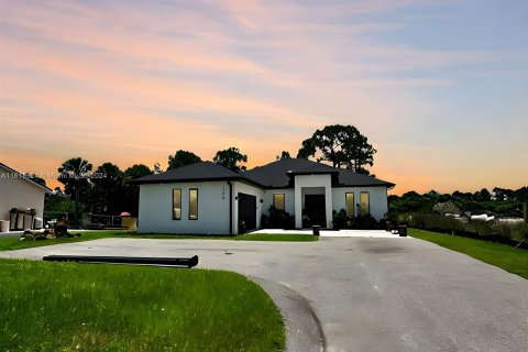 Villa ou maison à vendre à Naples, Floride: 4 chambres, 184.13 m2 № 1241711 - photo 1