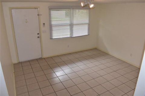 House in Tampa, Florida 3 bedrooms, 85.93 sq.m. № 1418152 - photo 6