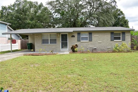 House in Tampa, Florida 3 bedrooms, 85.93 sq.m. № 1418152 - photo 1