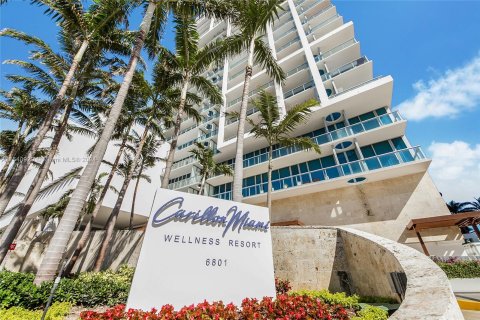 Condo in Miami Beach, Florida, 1 bedroom  № 1035266 - photo 24