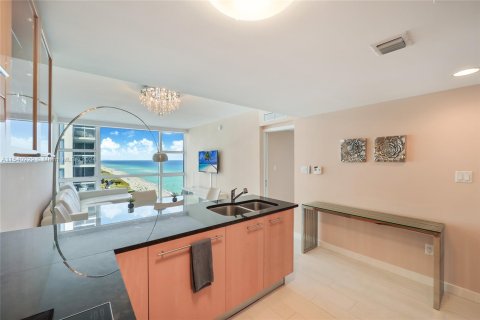 Copropriété à vendre à Miami Beach, Floride: 1 chambre, 61.5 m2 № 1035266 - photo 2