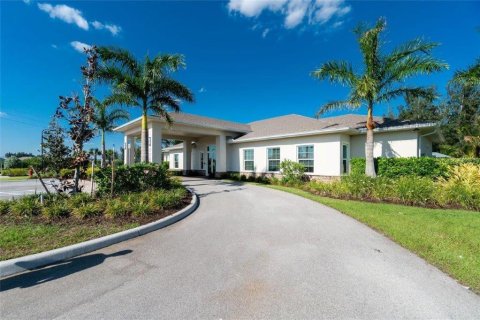 Villa ou maison à louer à Punta Gorda, Floride: 3 chambres, 162.02 m2 № 1340804 - photo 11