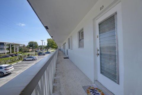 Condo in Deerfield Beach, Florida, 1 bedroom  № 1075727 - photo 29