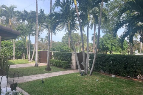 House in Miami Beach, Florida 4 bedrooms, 167.5 sq.m. № 1042884 - photo 4