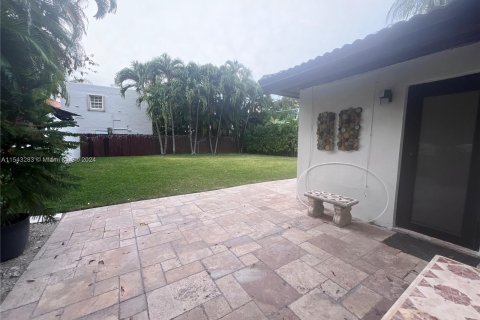 House in Miami Beach, Florida 4 bedrooms, 167.5 sq.m. № 1042884 - photo 29