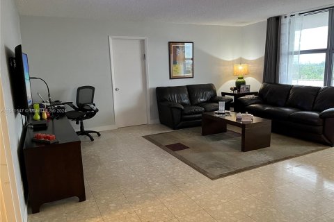 Condominio en venta en Surfside, Florida, 2 dormitorios, 119.38 m2 № 1035707 - foto 9