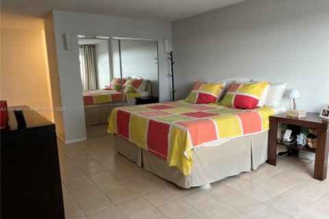 Condominio en venta en Surfside, Florida, 2 dormitorios, 119.38 m2 № 1035707 - foto 14
